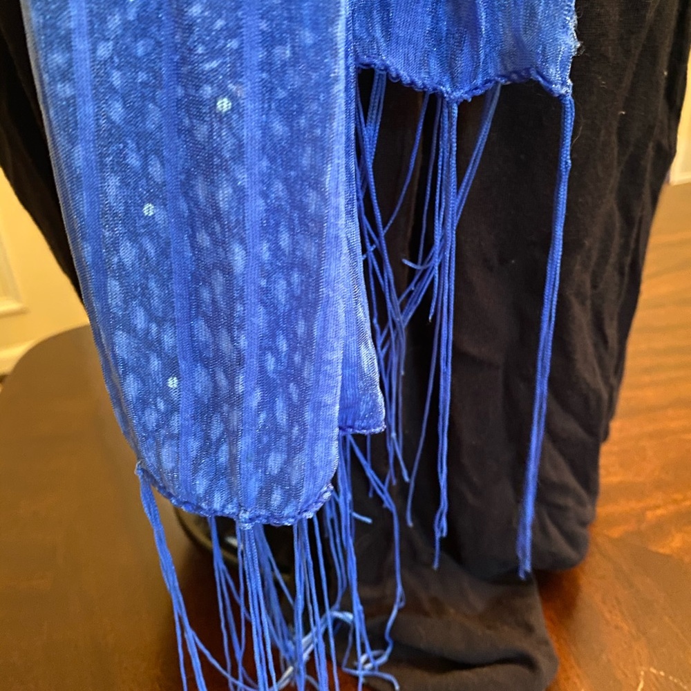 Shimmery blue scarf - Picture 2 of 5